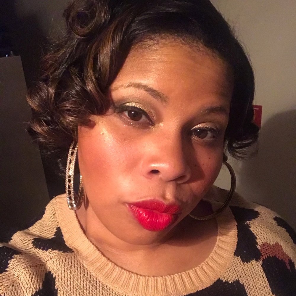 Meet your Posher, Deena